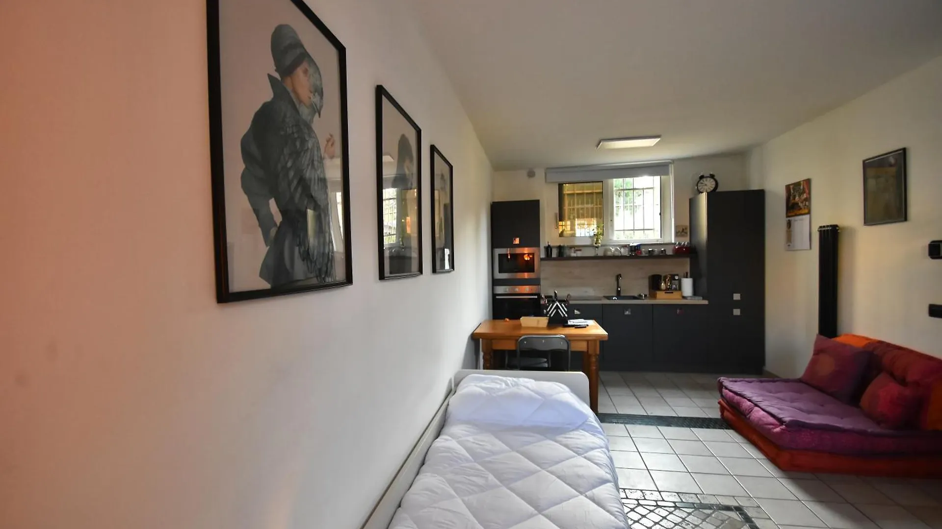Apartment The Other Side Lainate Italy